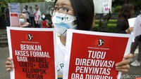 Dalam momen peringatan Hari Perempuan Internasional ini ada sejumlah poin aspirasi massa yang mereka suarakan dalam aksi di kawasan Bundaran UGM tersebut.