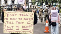 Para massa aksi juga menuntut penuntasan kasus pelecehan dan kekerasan seksual. 
