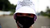 Di Jakarta, Hari Perempuan Internasional diperingati dengan melakukan aksi di kawasan Patung Kuda.