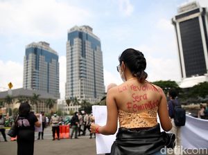 Aksi Para Wanita Ramaikan Hari Perempuan Internasional di Jakarta
