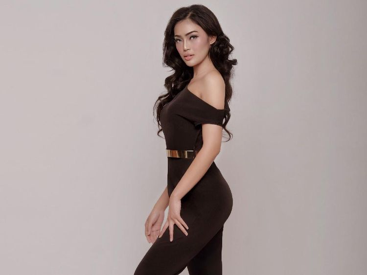 7 Potret Anastasia Praditha, Host Acara Gosip yang Sering Ditawar Aneh-aneh