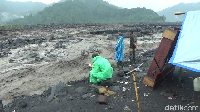 Banjir Lahar Semeru Kembali Terjang Sungai, Penambangan Pasir Terhenti