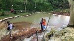 Curug Cipanas yang Segar dan Hangat di Bandung Barat