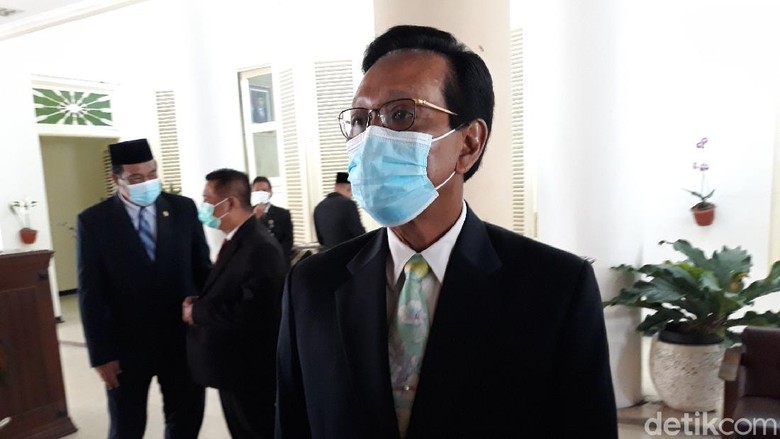 Gubernur DIY Sri Sultan Hamengku Buwono (HB) X Gubernur DIY Sri Sultan Hamengku Buwono (HB) X