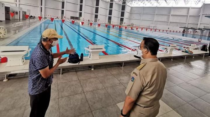Gubernur DKI Jakarta Anies Baswedan mengunjungi GOR Ragunan, atau kini disebut Pusat Pelatihan Olahraga Pelajar (PPOP) Ragunan.