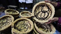 Intip dijual Rp 8.500 hingga Rp 15.000.