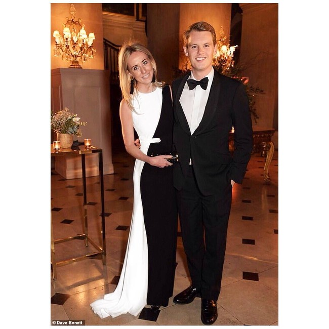 Pasangan yang dikenal sebagai sosialita itu pun kerap memamerkan kemesraan mereka dengan cara yang cukup ekstravagan di media sosial. Foto: Instagram @jemimacadbury