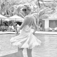 Jemima Cadbury dikenal sebagai pewaris dari brand cokelat kenamaan Cadbury. Baru-baru ini ia menjadi perhatian setelah bertunangan dengan kekasihnya yang seorang CEO keturunan bangsawan. Gaya hidup mewahnya pun jadi sorotan. Foto: Instagram @jemimacadbury