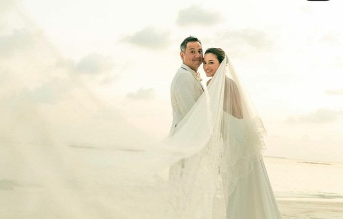 Julie Estelle menikah Julie Estelle menikah