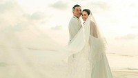 Julie Estelle dan David Tjiptobiantoro juga menikah secara diam-diam pada 25 Februari 2021. Foto: Instagram/@julstelle
