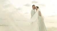 Julie Estelle dan David memiliki perbedaan usia 13 tahun. Foto: Julie Estelle dan David menikah dok: Poplicist Publicist