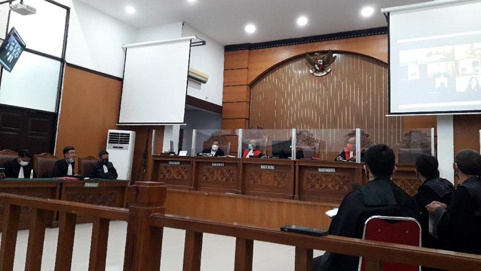 Sidang Jumhur Hidayat kasus penyebaran berita bohong di PN Jaksel, Senin (8/3/2021).