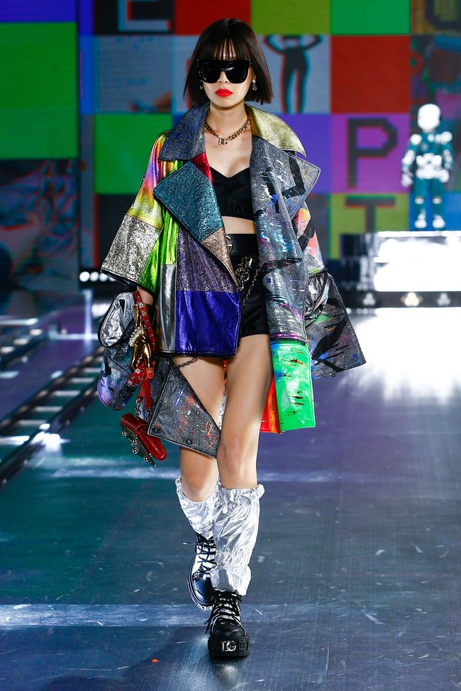 Koleksi terbaru Dolce & Gabbana untuk musim dingin 2021 yang bergaya futuristik. Foto: dok. Courtesy of Dolce & Gabbana