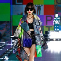 Koleksi terbaru Dolce & Gabbana untuk musim dingin 2021 yang bergaya futuristik. Foto: dok. Courtesy of Dolce & Gabbana