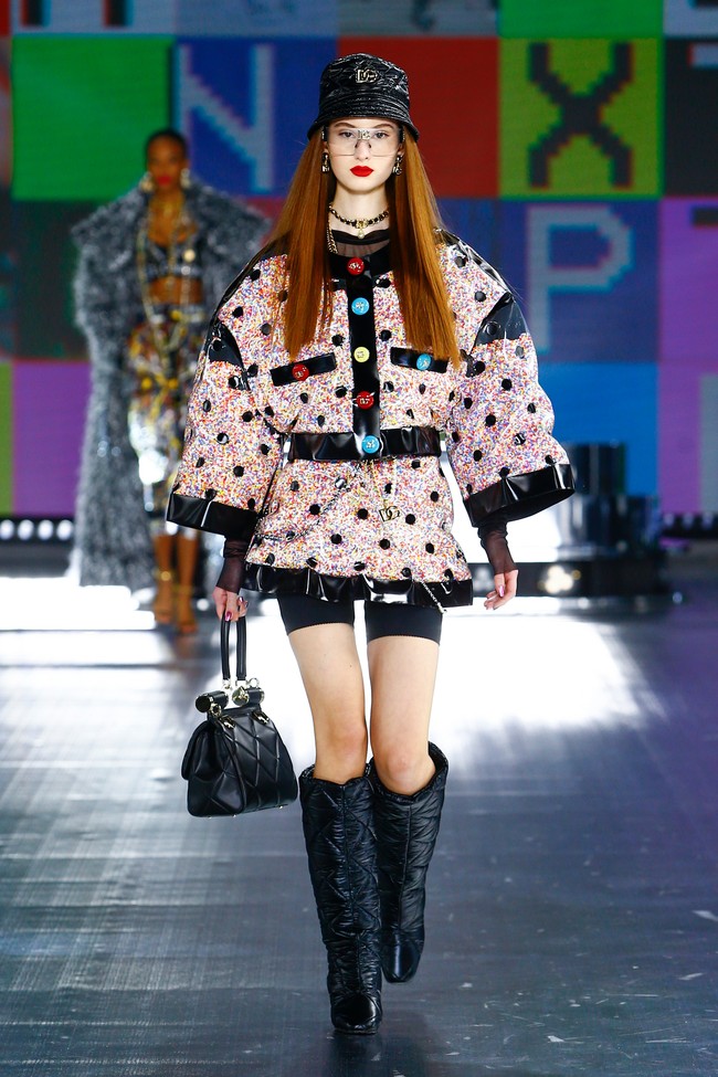 Koleksi terbaru Dolce & Gabbana untuk musim dingin 2021 yang bergaya futuristik. Foto: dok. Courtesy of Dolce & Gabbana