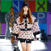 Koleksi terbaru Dolce & Gabbana untuk musim dingin 2021 yang bergaya futuristik. Foto: dok. Courtesy of Dolce & Gabbana