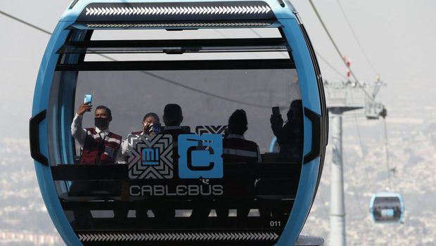 Meksiko meluncurkan jalur kereta gantung di atas kota berpenduduk tak mampu.