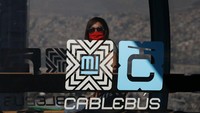 Cablebus juga dinilai efisien karena tak akan menggannggu jalur mobil, lalu lintas hingga pembangunan di Amerika Latin. (Rebecca Blackwell/AP)