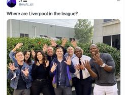 Meme Kocak Beda Nasib Liverpool dan Manchester United