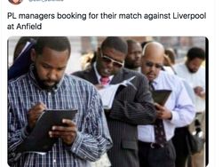 Meme Kocak Beda Nasib Liverpool dan Manchester United