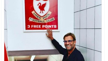 Begitu mudahnya sekarang lawan menang di Anfield yang dulu terkenal angker. Foto: Twitter