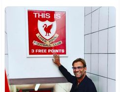 Meme Kocak Beda Nasib Liverpool dan Manchester United