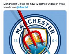 Meme Kocak Beda Nasib Liverpool dan Manchester United