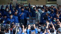 Putra Sulung Susilo Bambang Yudhoyono (SBY) itu mengatakan KLB Deli Serdang abal-abal dan ilegal. Sebab, menurutnya, KLB itu tidak sesuai dengan AD/ART PD.