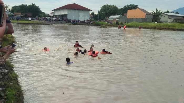 Operasi SAR dua bocah tenggelam di kolam pemancingan