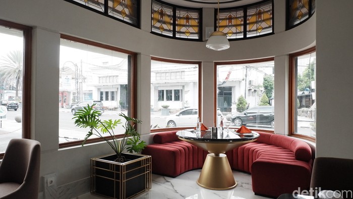 Restoran Sidewalk Heritage di Bandung