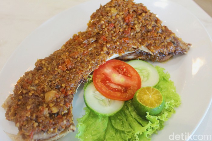 Rumarica: Gurih Pedas Rahang Tuna Bakar Rica yang Istimewa