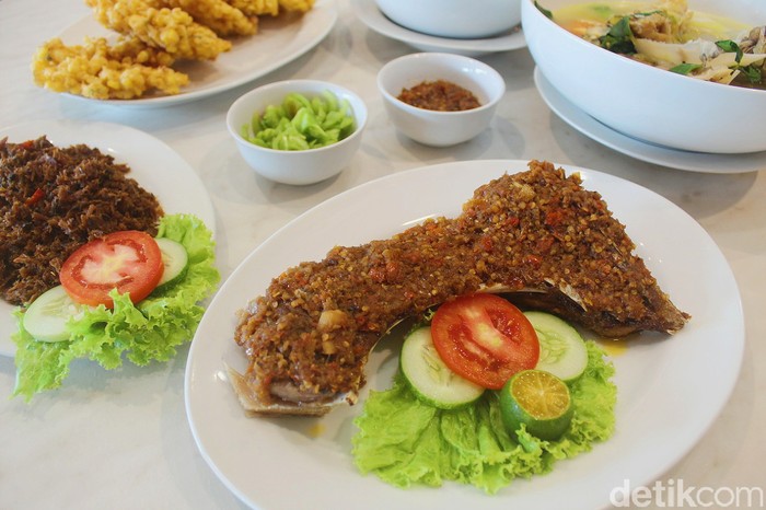 Rumarica: Gurih Pedas Rahang Tuna Bakar Rica yang Istimewa