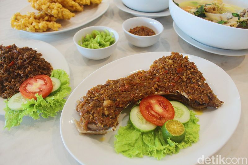 Rumarica: Gurih Pedas Rahang Tuna Bakar Rica yang Istimewa