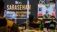 Ketua Dewan Komisioner Otoritas Jasa Keuangan (OJK) Wimboh Santoso secara daring memberikan pemaparan saat menjadi narasumber dalam Sarasehan Industri Jasa keuangan Jateng & DIY, di Semarang, Jawa Tengah, Senin (8/3/2021).