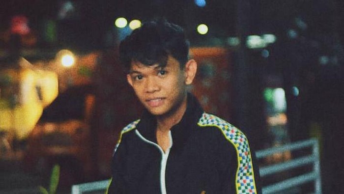 Selebgram Makassar Ari Pratama (dok. Istimewa).