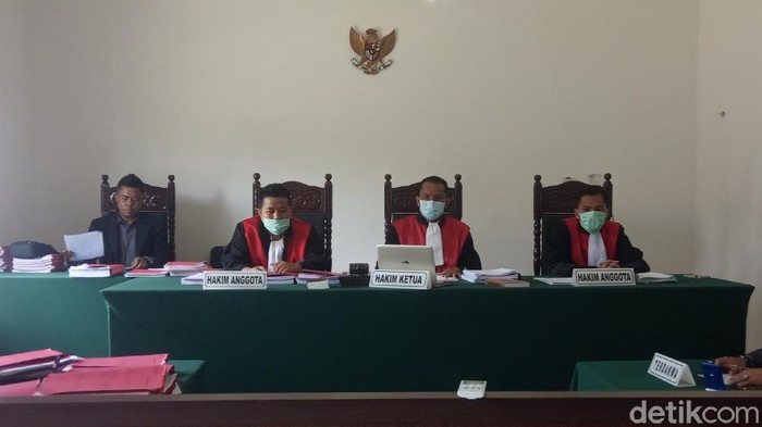 Sidang Kasus Cabut Kuku Warga Legislator PDIP Labusel