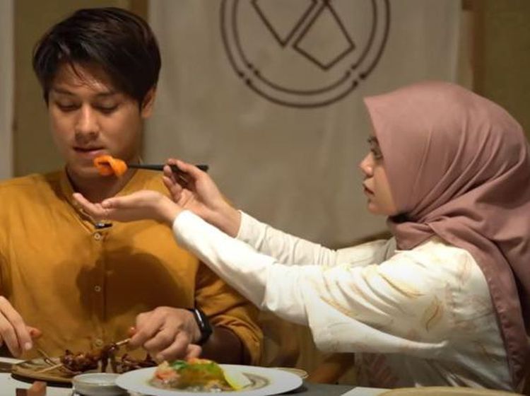 So Sweet! Rizky Billar Paling Suka Makan Disuapin Lesti Kejora