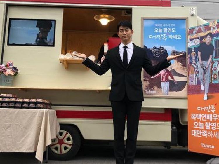 Taecyeon Pemeran Vincenzo Suka BBQ dan Jago Masak