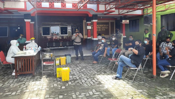 viral wali kota blitar nyanyi tanpa prokes