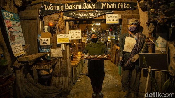 Wow! Bekas Kandang Sapi Disulap Jadi Warung Bakmi