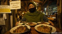 Restoran ini menyajikan mie godog khas dan tempat tradisional yang menjadi magnet tersendiri untuk dikunjungi.