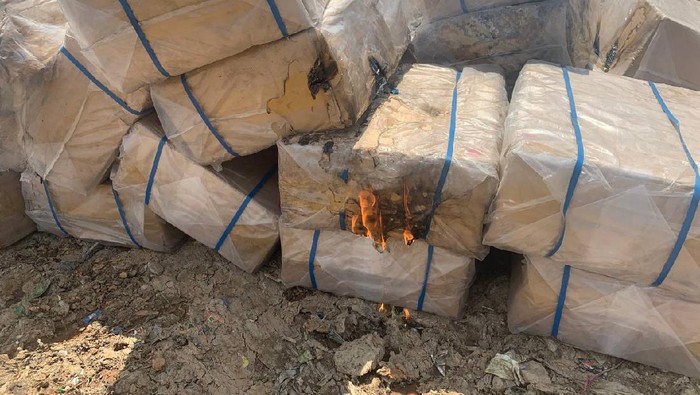 Sebanyak 10,2 juta batang rokok ilegal merek Luffman dimusnahkan di Tempat Pembuangan Sampah (TPS), Aceh Utara, Aceh. Pemusnahan dilakukan setelah ada putusan berkekuatan hukum tetap dari pengadilan.