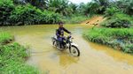 Akses Jalan di Desa Terpencil Sumbar Rusak Parah