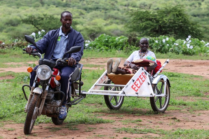 Ambulans Motor untuk Bantu Ibu Melahirkan di Afrika