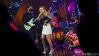Sakitnya Tuh Disini hingga Aku Mah Apa Atuh membuat malam di perayaan Hari Musik Nasional itu jadi kian meriah.