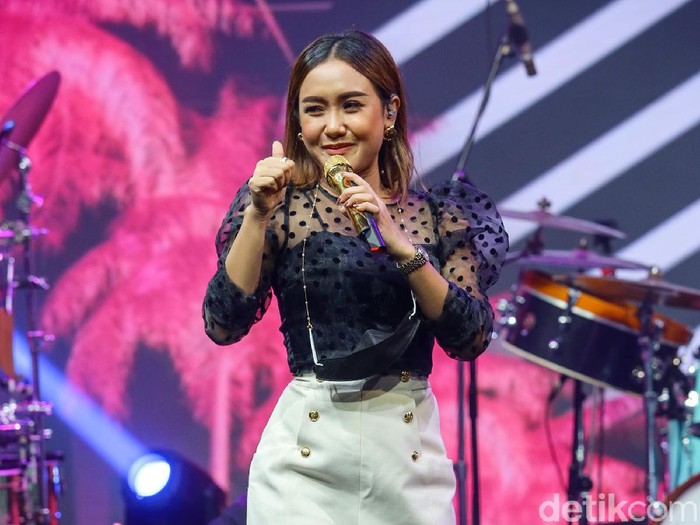Cita Citata saat tampil di acara dHOT Music Day 2021.