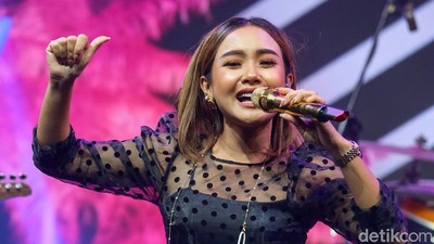Goyangan Cita Citata di dHOT Music Day 2021