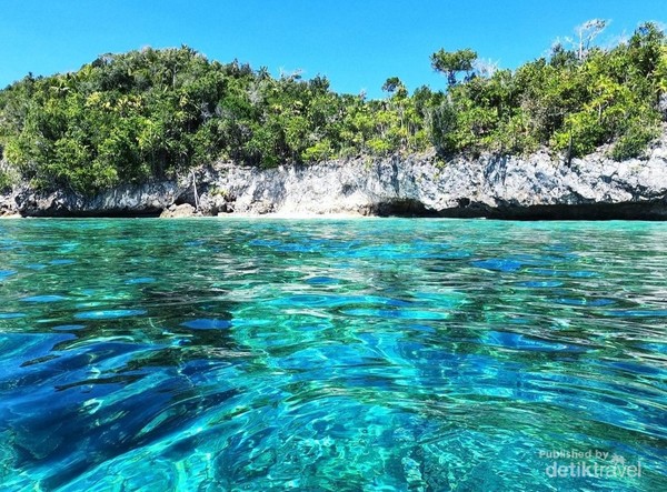 jernihnya air laut Friwen seperti kaca