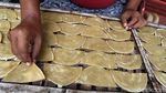 Geliat Perajin Kerupuk Opak di Tengah Pandemi