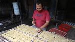 Geliat Perajin Kerupuk Opak di Tengah Pandemi